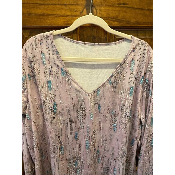 Women’s Blouse Plus Size 4X Top V Neck Purple Pattern Soft Fabric + Stretch - Picture 2 of 9